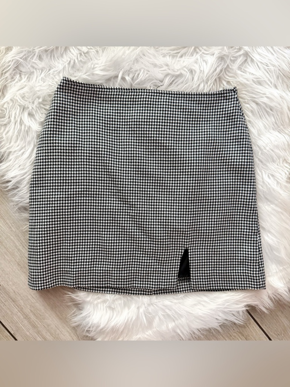 Forever 21 Black & White Mini Skirt with Front Slit Detail